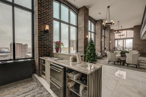1201 Yale Place Minneapolis MN 55403