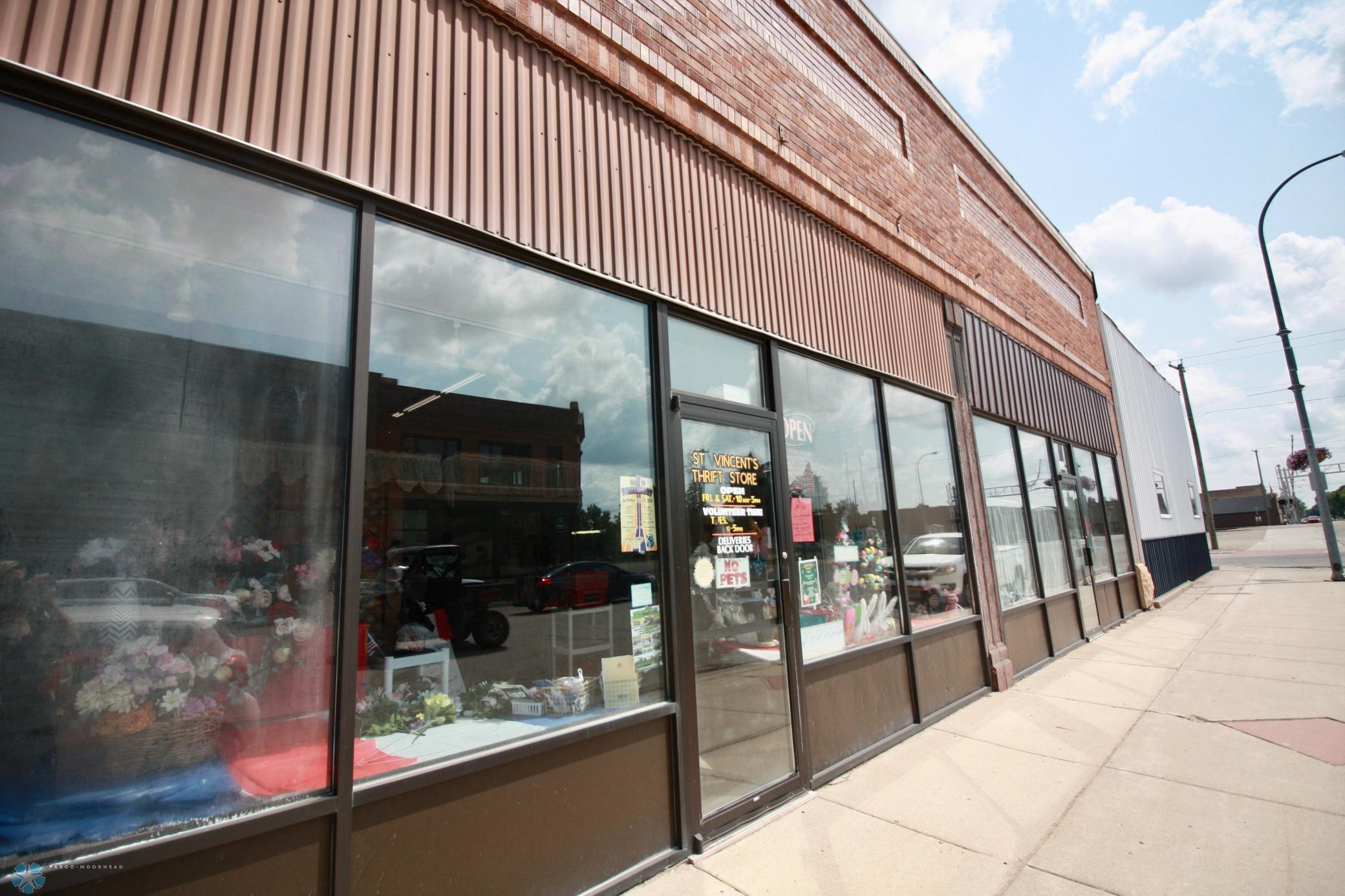 107 & 109/& Parking Lot Main Avenue N Hankinson ND 58041