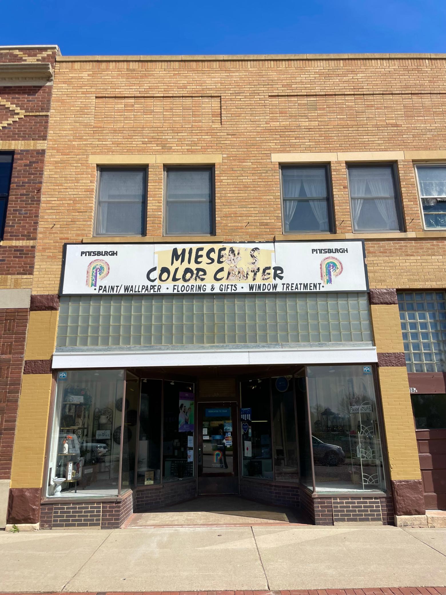 18 E Central Street Springfield MN 56087