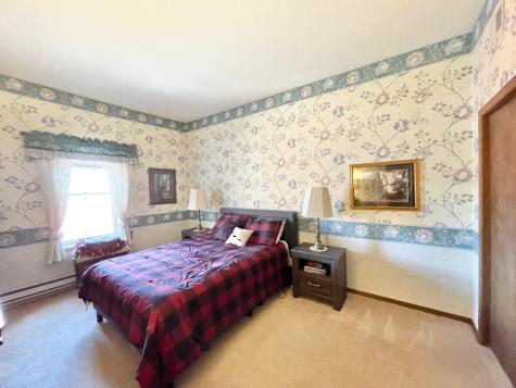 18 E Central Street Springfield MN 56087