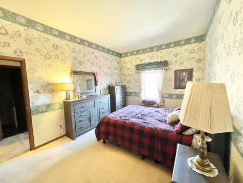 18 E Central Street Springfield MN 56087