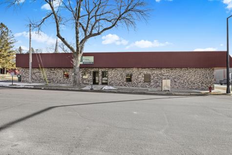 182 Main Avenue W Winsted MN 55395
