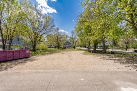 702 10th Street E Glencoe MN 55336
