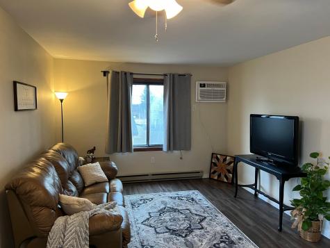 17 9th Avenue W Lisbon ND 58054
