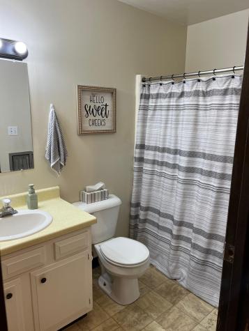 17 9th Avenue W Lisbon ND 58054