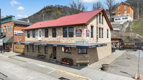 201 N Main Street Alma WI 54610