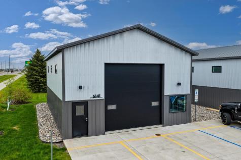6141 53rd Avenue S Fargo ND 58104