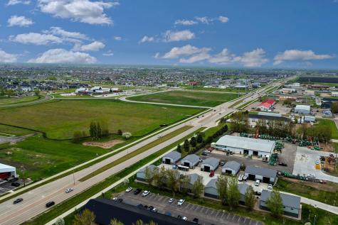 6141 53rd Avenue S Fargo ND 58104