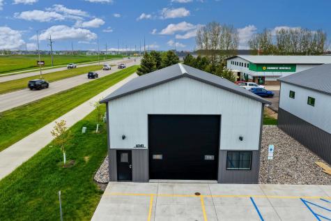 6141 53rd Avenue S Fargo ND 58104