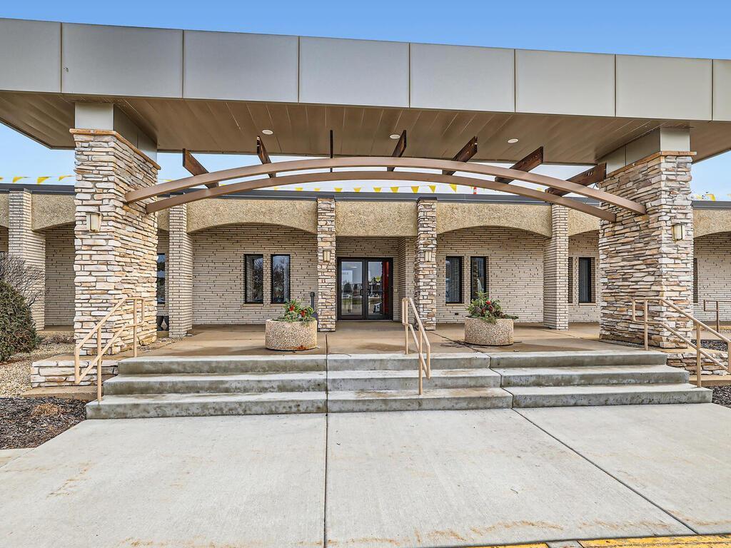 8053 E Bloomington Freeway Bloomington MN 55420