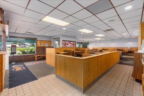 1230 N Knowles Avenue New Richmond WI 54017