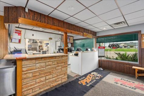 1230 N Knowles Avenue New Richmond WI 54017