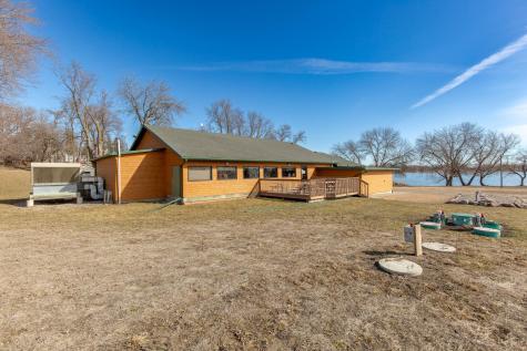 35032 Clear Lake Lane Le Center MN 56057