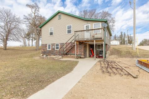 35032 Clear Lake Lane Le Center MN 56057
