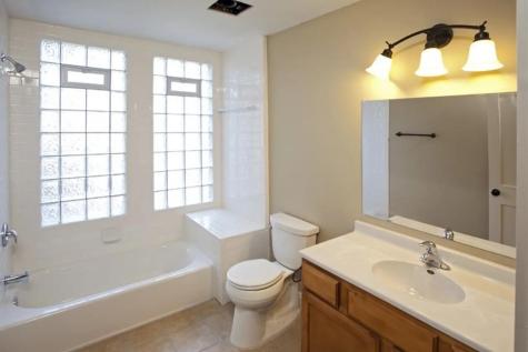 402 Hope Street Saint Paul MN 55106
