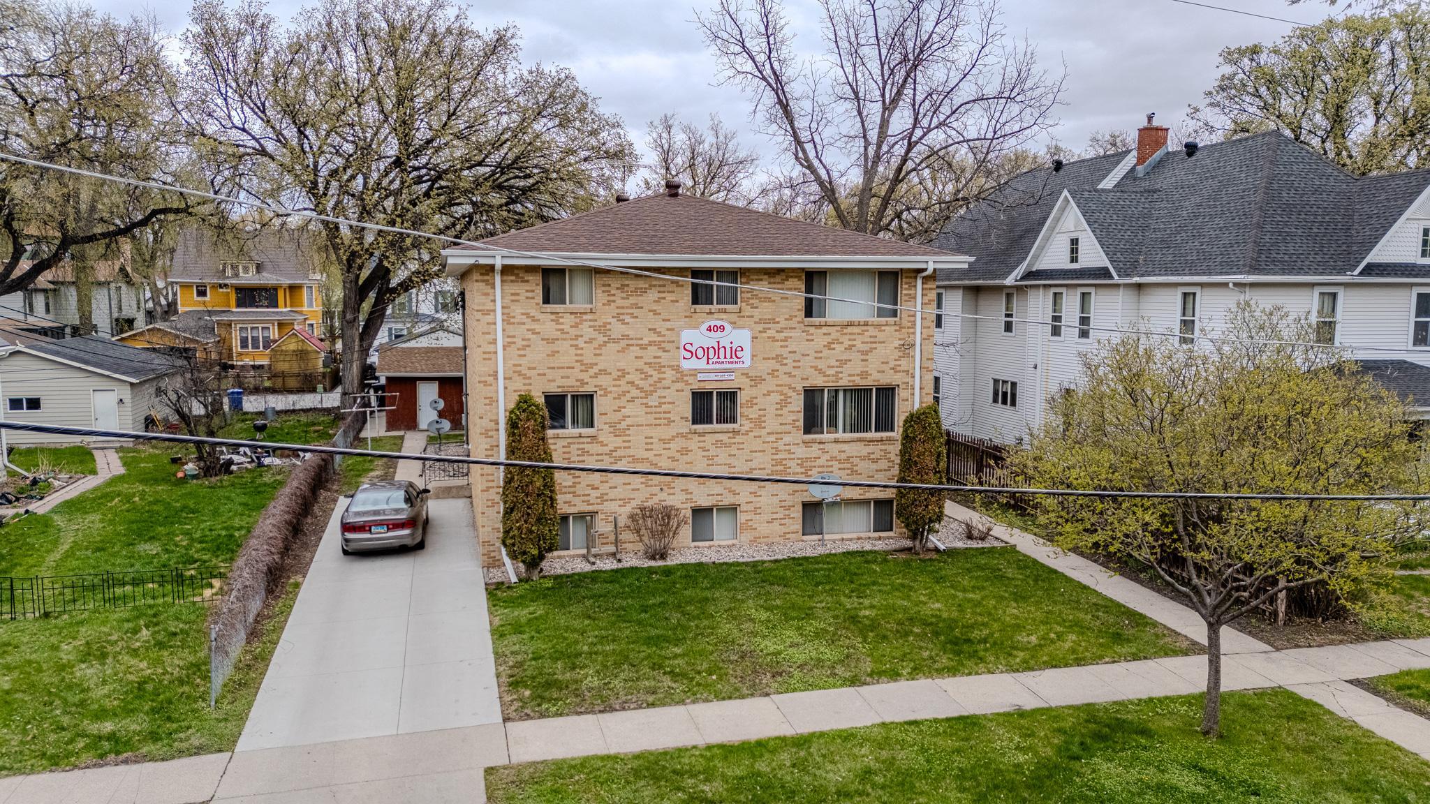 409 9th Avenue S Fargo ND 58103