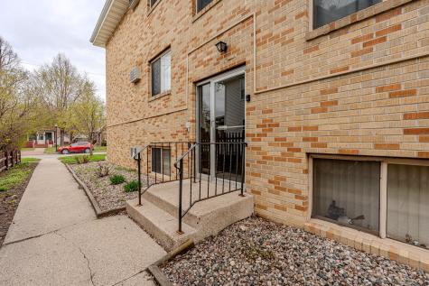 409 9th Avenue S Fargo ND 58103