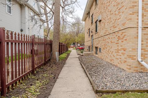 409 9th Avenue S Fargo ND 58103