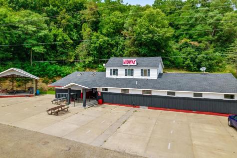 W626 Midway Road Fountain City WI 54629