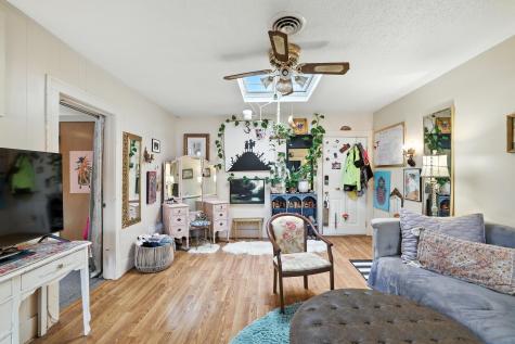 205 S Main Street Le Sueur MN 56058