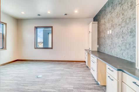 4180 53rd Avenue S Fargo ND 58104
