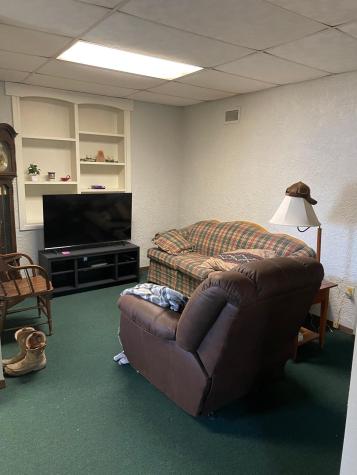 160 1/2 Broadway Street N Alden MN 56009