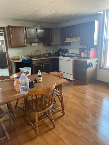 160 1/2 Broadway Street N Alden MN 56009