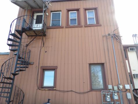 160 1/2 Broadway Street N Alden MN 56009