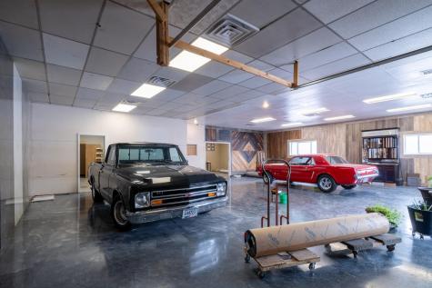 2517 W Main Street Valley City ND 58072