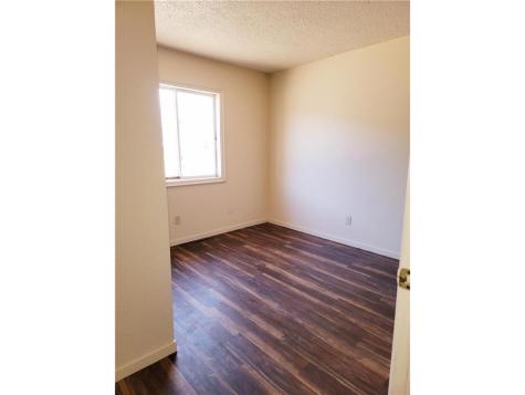 905 E 5th Street Blue Earth MN 56013