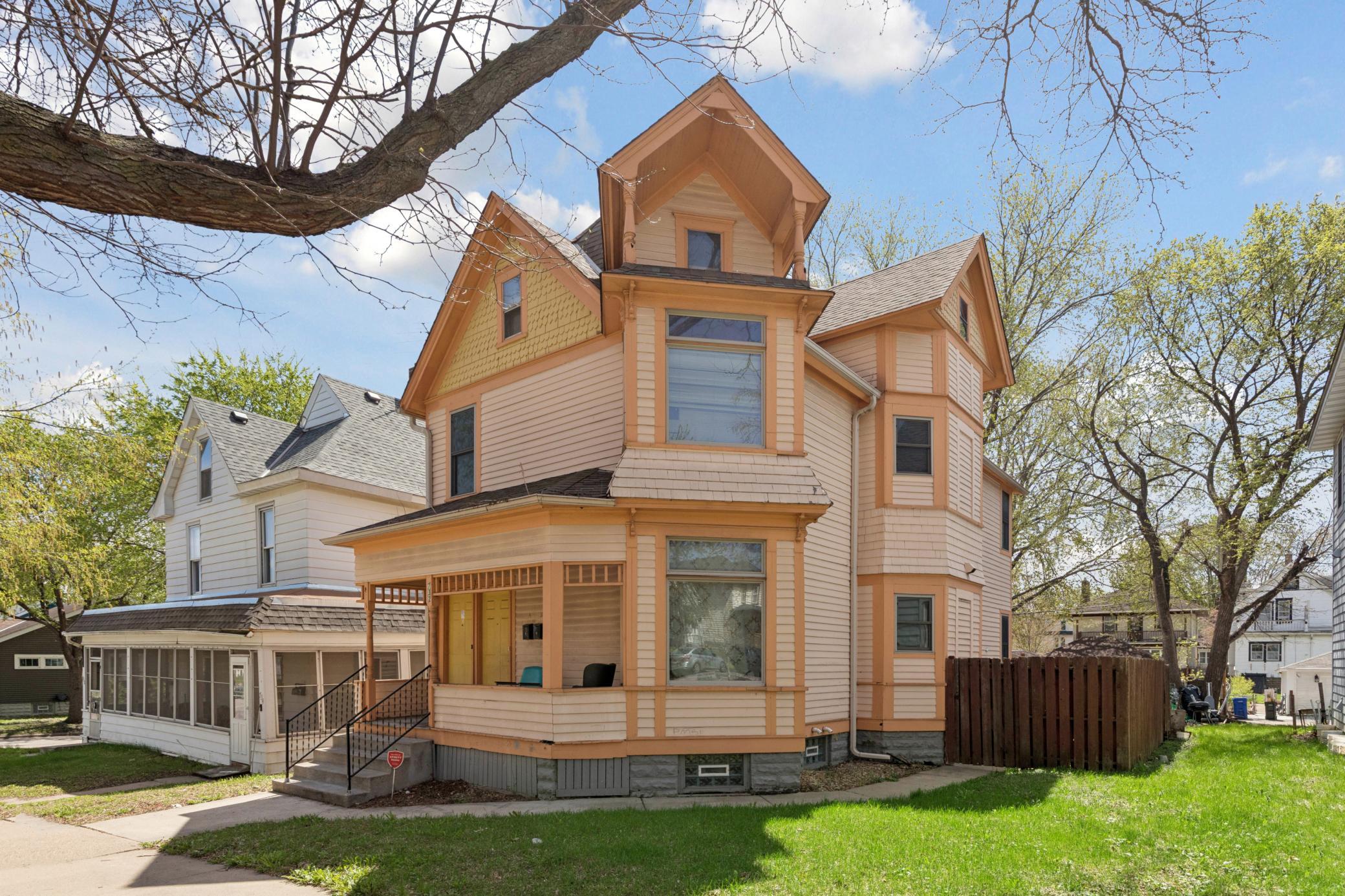 732 Jessamine Avenue E Saint Paul MN 55106
