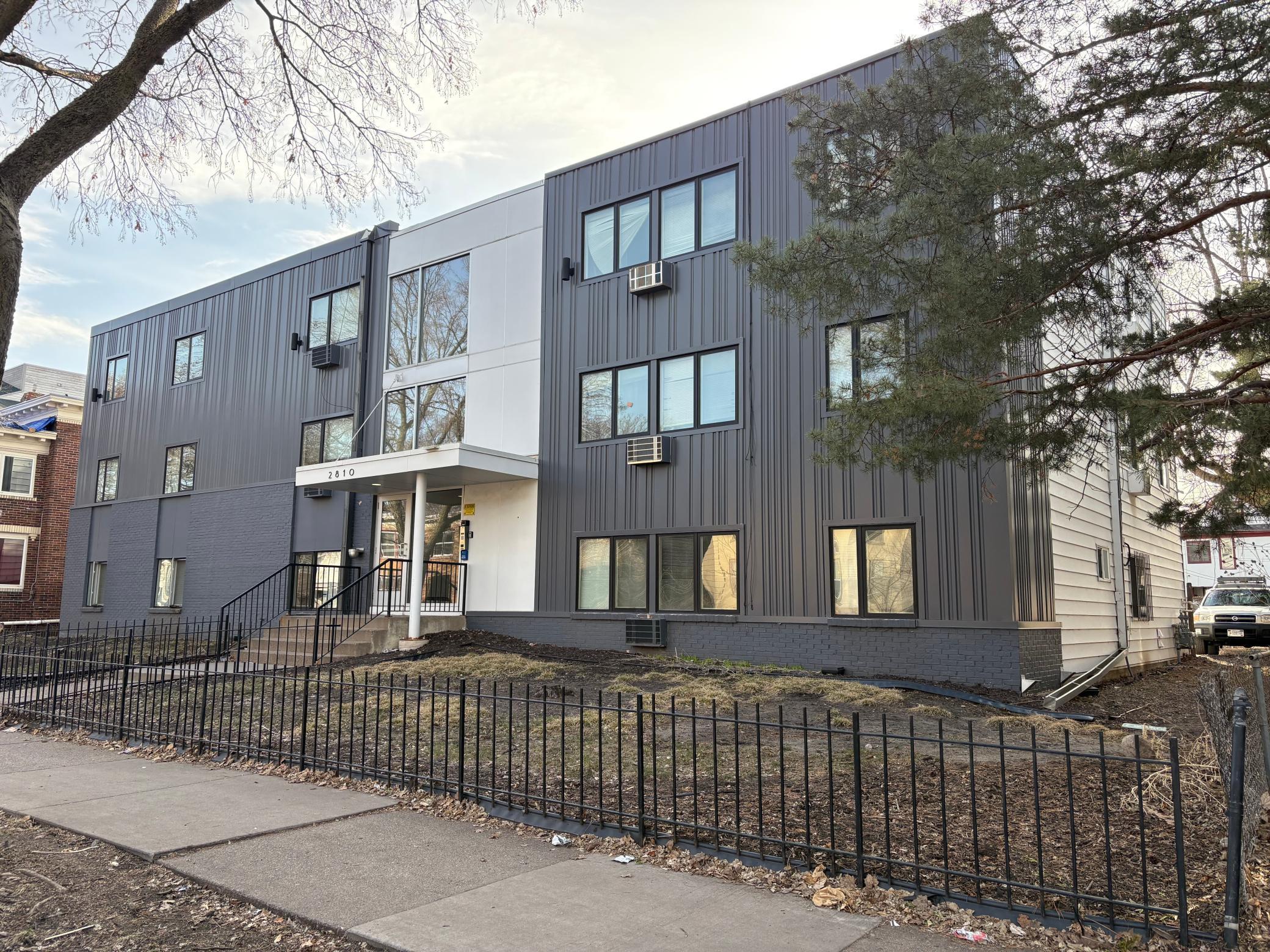 2810 Pleasant Avenue Minneapolis MN 55408