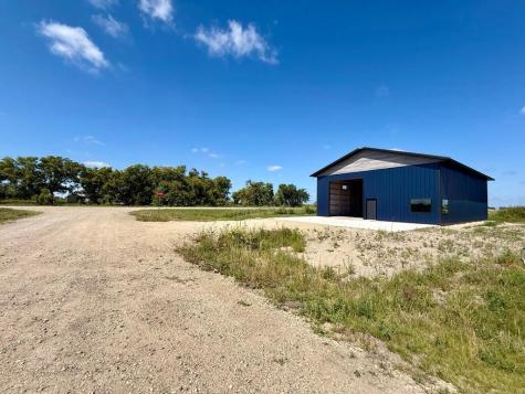 709 Peterson Loop Colfax ND 58018