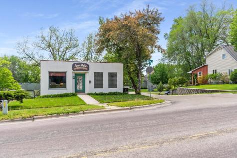 739 Willow Street Faribault MN 55021