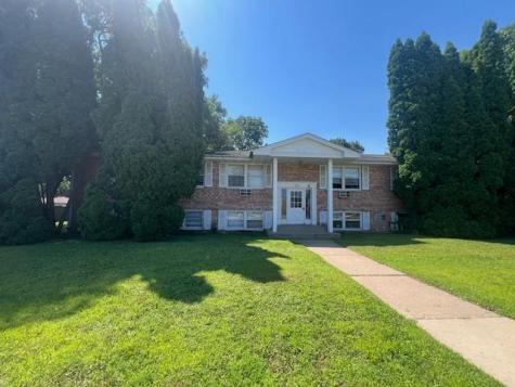 1426 Frost Avenue Maplewood MN 55109