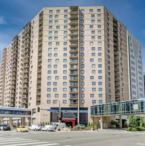 250 2nd Avenue S Minneapolis MN 55401