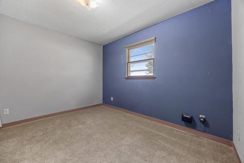 512 2nd Street NW Lamoure ND 58458