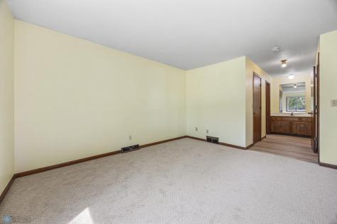 3237 17th Avenue S Fargo ND 58103