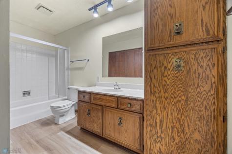 3237 17th Avenue S Fargo ND 58103