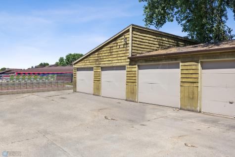 3237 17th Avenue S Fargo ND 58103