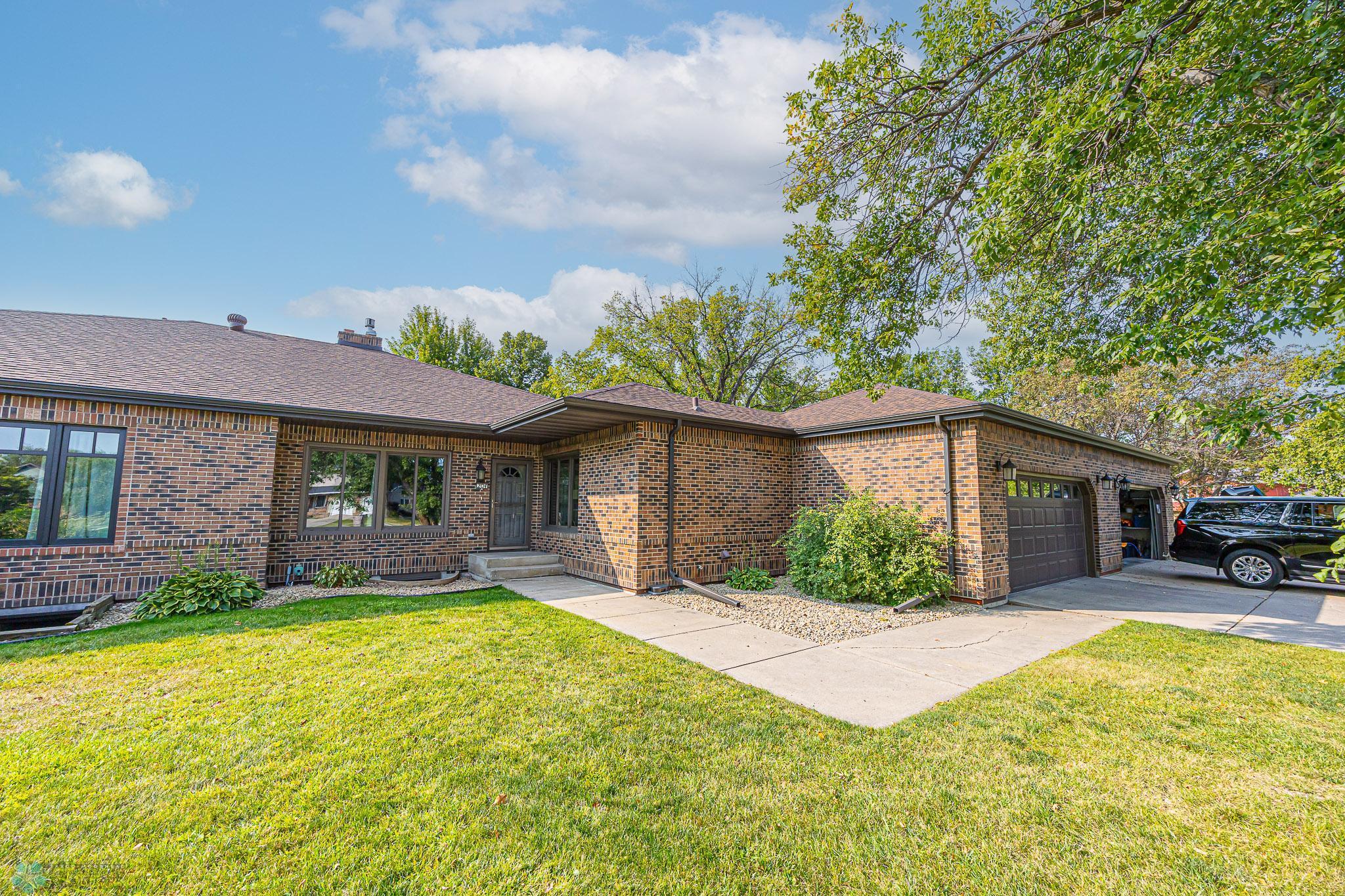 204 Oxbow Circle Oxbow ND 58047
