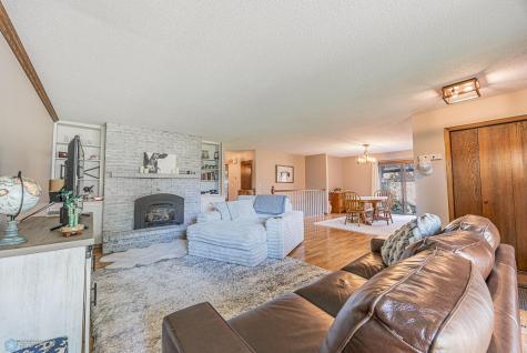 204 Oxbow Circle Oxbow ND 58047