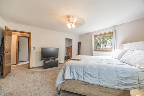 204 Oxbow Circle Oxbow ND 58047