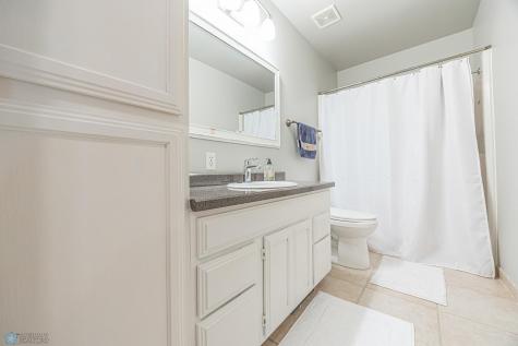 204 Oxbow Circle Oxbow ND 58047