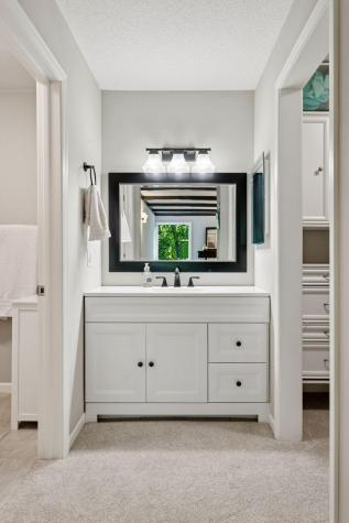 6085 Lincoln Drive Edina MN 55436