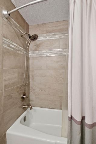 6085 Lincoln Drive Edina MN 55436
