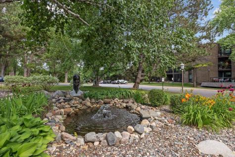 6085 Lincoln Drive Edina MN 55436