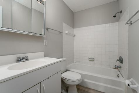 2007 E 122nd Street Burnsville MN 55337