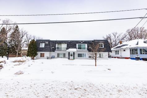 702 Oak Street N Fargo ND 58102