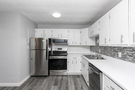 702 Oak Street N Fargo ND 58102